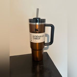 NEW Stanley Flowstate Quencher Tumbler 30 oz Maple Glow New